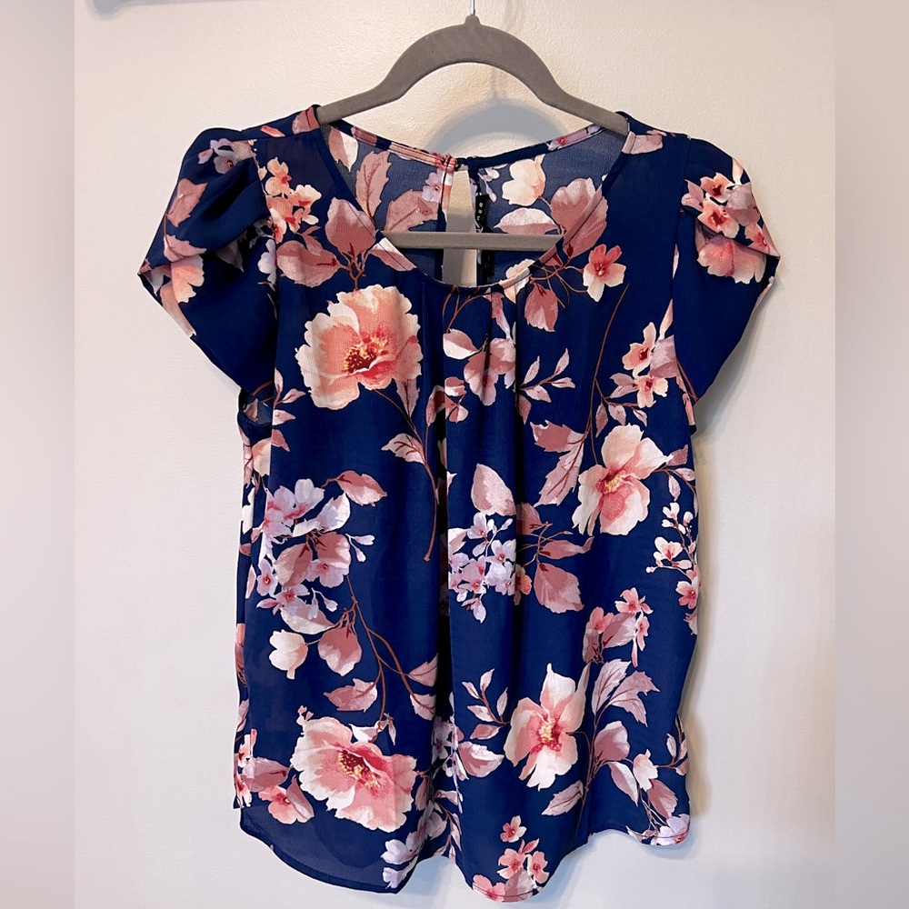 Haute Monde Floral Petal Sleeve Blouse‎ M